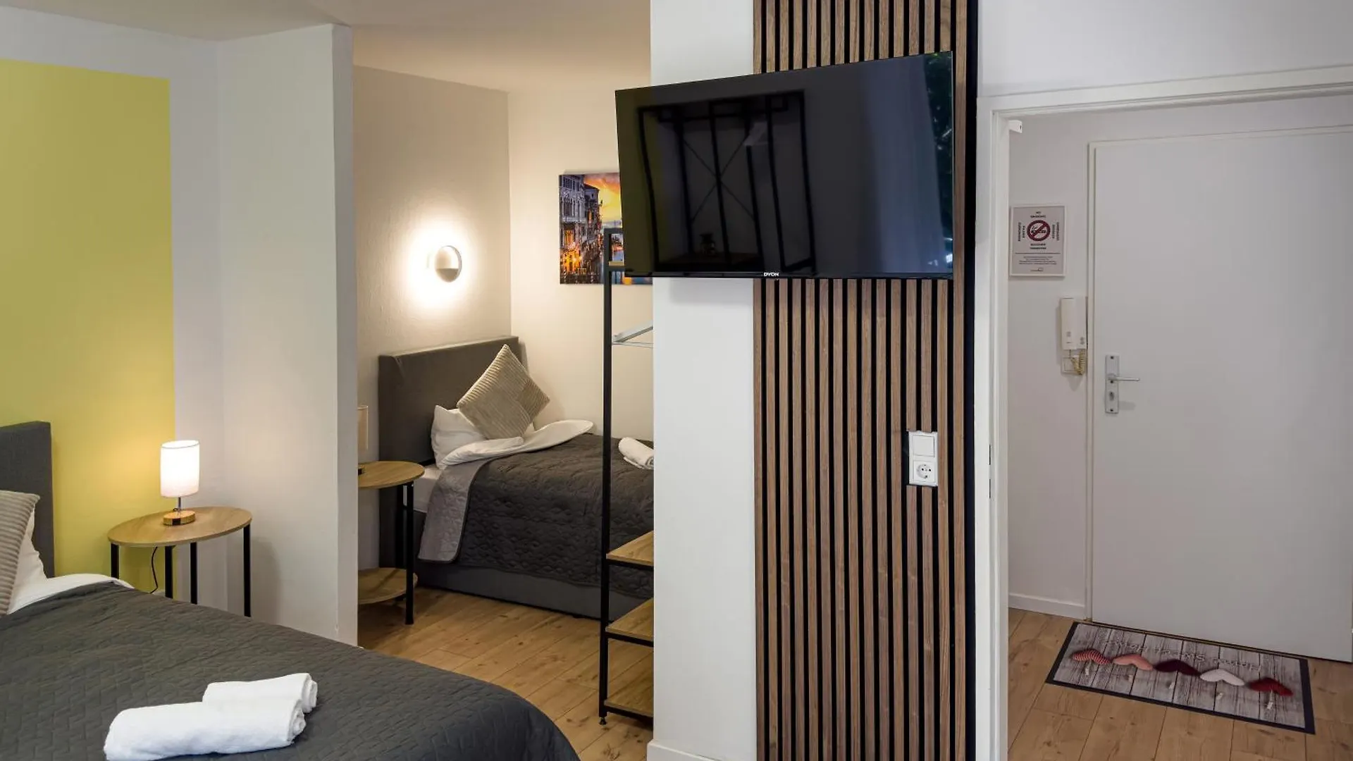 Immostay S#2 Zimmer - Free Parking & Balkon, Wifi & Naehe Mercedes Benz Bremen 0*,  Germany