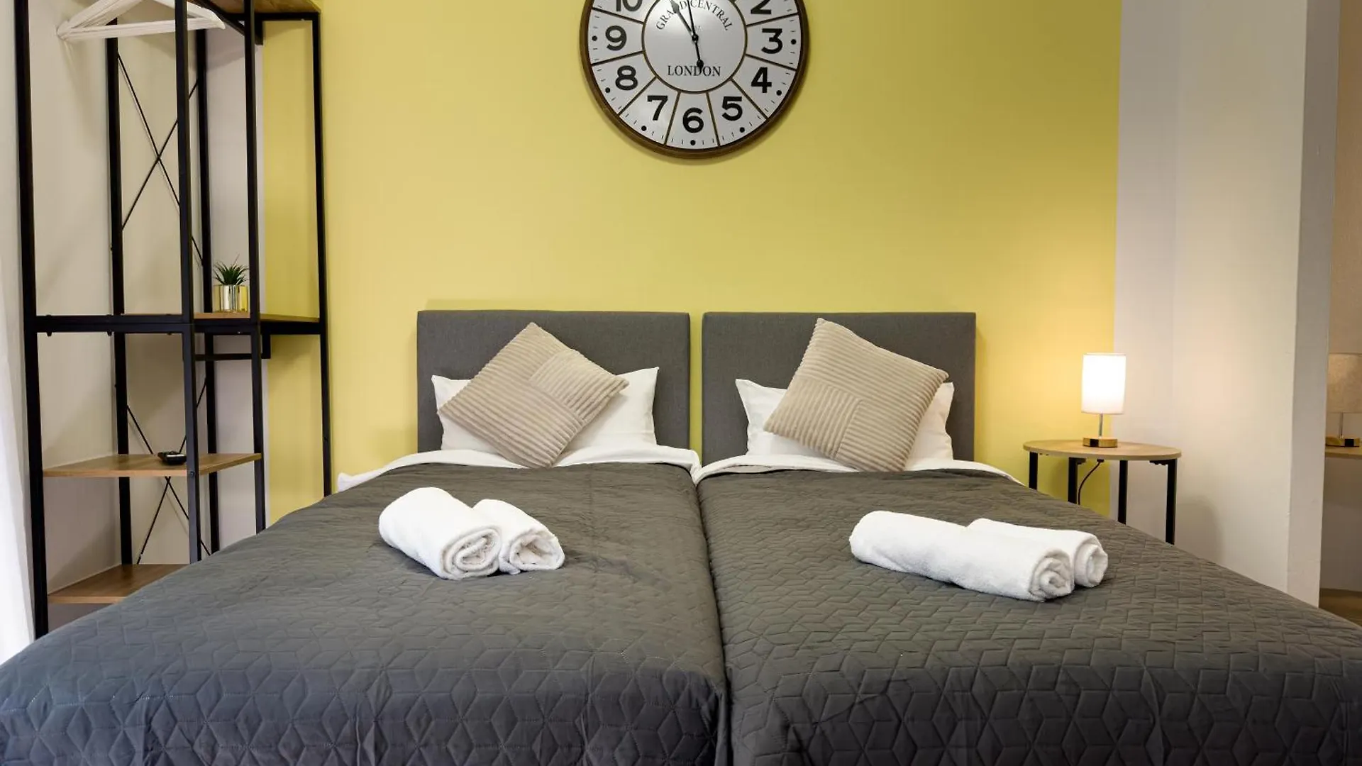 Immostay S#2 Zimmer - Free Parking & Balkon, Wifi & Naehe Mercedes Benz Bremen 0*,  Germany